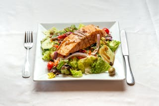 Grilled Salmon Salad