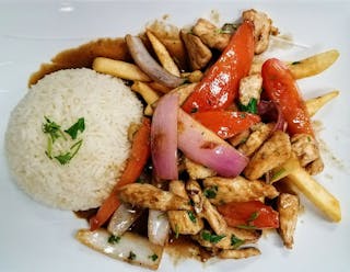 Pollo Saltado