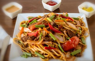 Tallarin Saltado de Carne