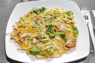 Chicken & Broccoli Alfredo Pasta