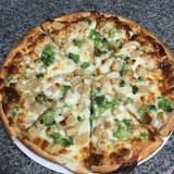 White Pizza with Chicken, Broccoli & Garlic