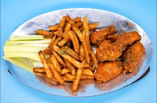 Buffalo Wings with Fries