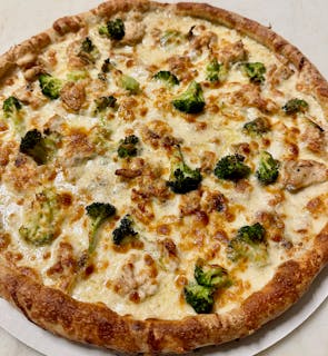 Chicken Broccoli Alfredo Pizza