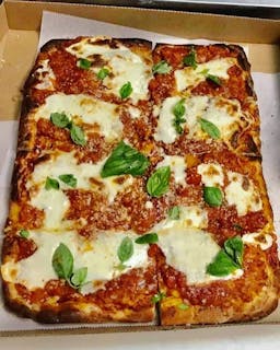 Round Sicilian Cheese Pizza