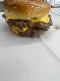 B's Classic Cheeseburger