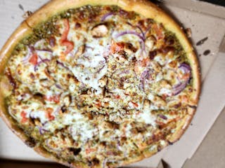Villa's Signature Chicken Pesto Pizza