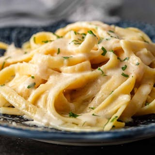 Fettuccine Alfredo