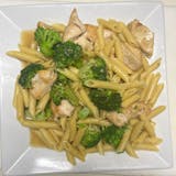 Chicken, Broccoli & Penne w/White Wine & Garlic Sauce