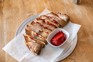 Sujuk Calzone