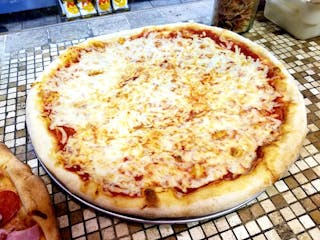 Cheese Neopolion Round Thin Crust Pizza