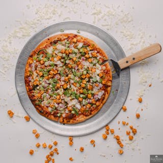 17) Surti Achari Paneer Pizza