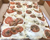 Fresh Mozzarella, Tomato & Basil Pizza