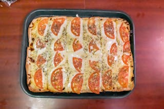 Tomato, Basil, Garlic Pizza