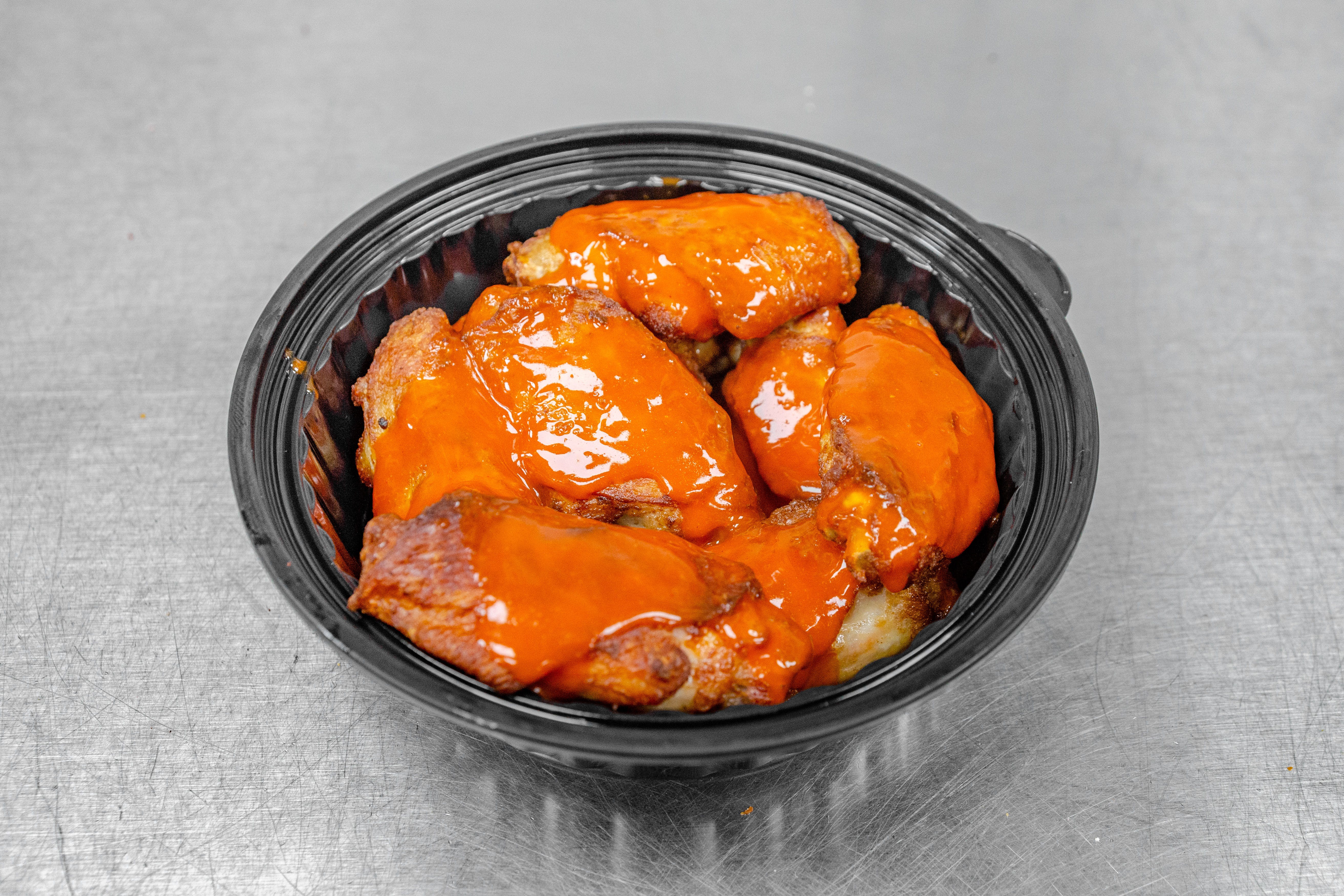 Order 2. Buffalo Chicken Wings - 8 Pieces food online from Little Cheers Pizza store, Queens on bringmethat.com