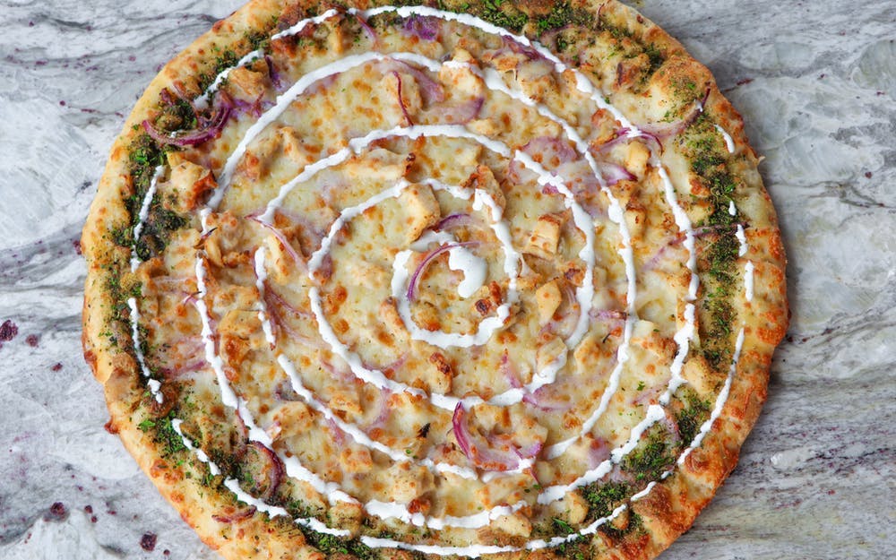 Order Buffalo Chicken Pizza - Medium 12'' food online from Center Court Pizza & Brew store, League City on bringmethat.com