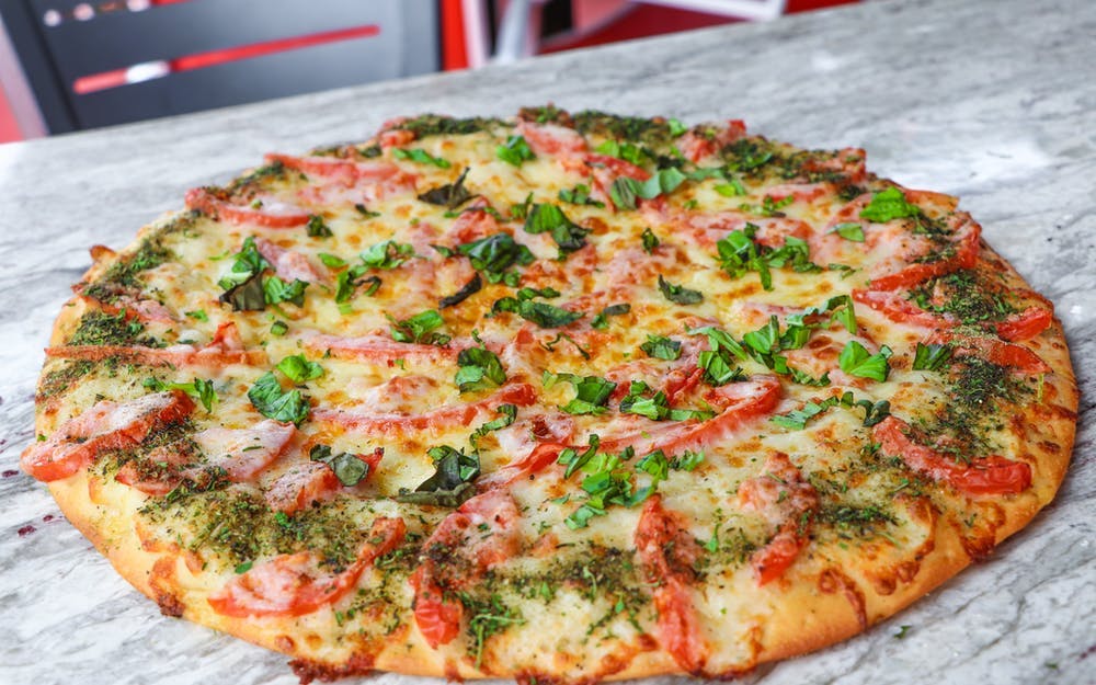Order Margarita Pizza - Medium 12'' food online from Center Court Pizza & Brew store, League City on bringmethat.com