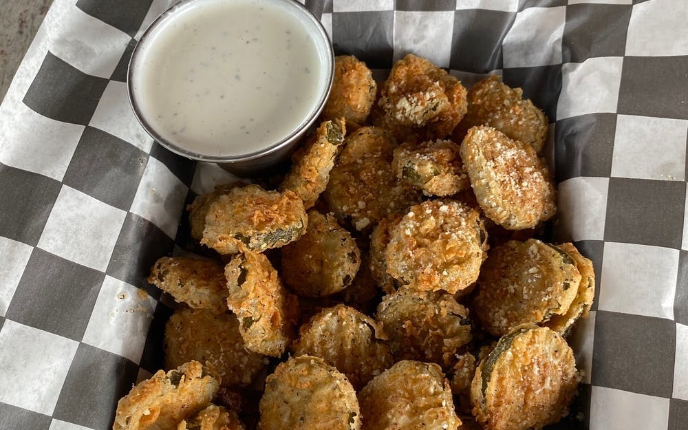Order Dill Chips - Appetizer food online from Center Court Pizza & Brew store, League City on bringmethat.com