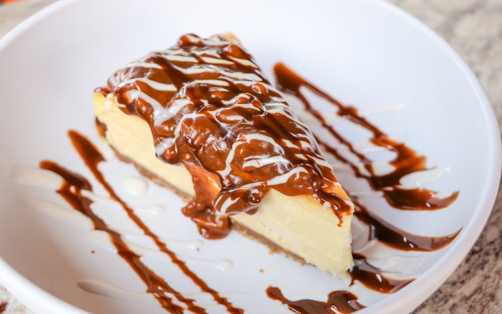 Order Homemade Cheesecake - Dessert food online from Center Court Pizza & Brew store, League City on bringmethat.com