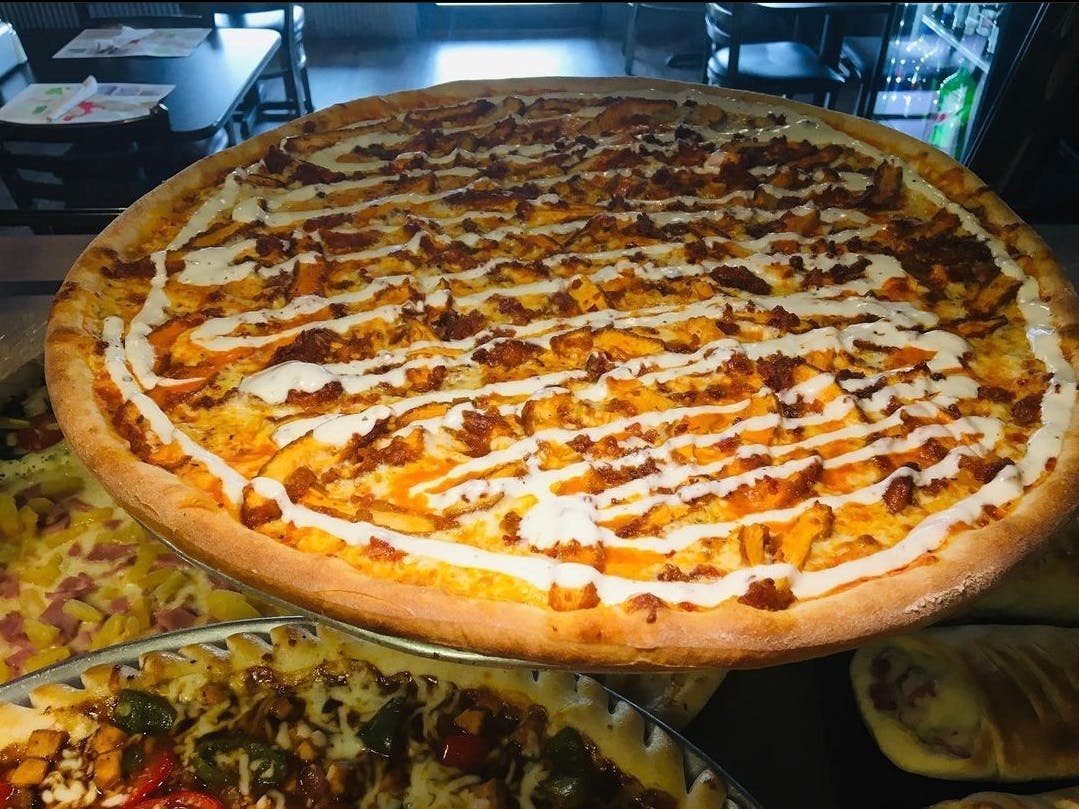 Order Buffalo Chicken Pizza - Pizza food online from Goodfella's Pizza store, Jupiter on bringmethat.com