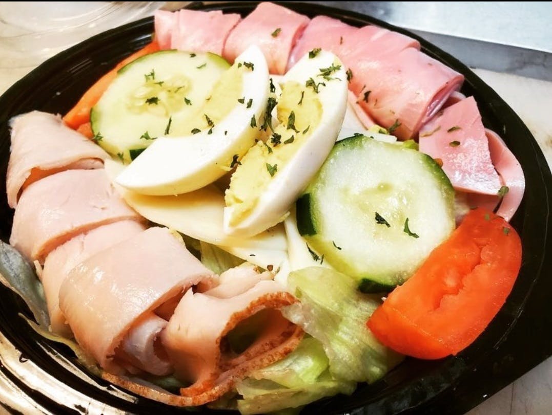 Order Chef Salad - Small food online from Goodfella's Pizza store, Jupiter on bringmethat.com