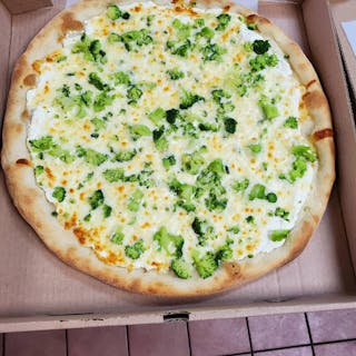 White Broccoli Pizza