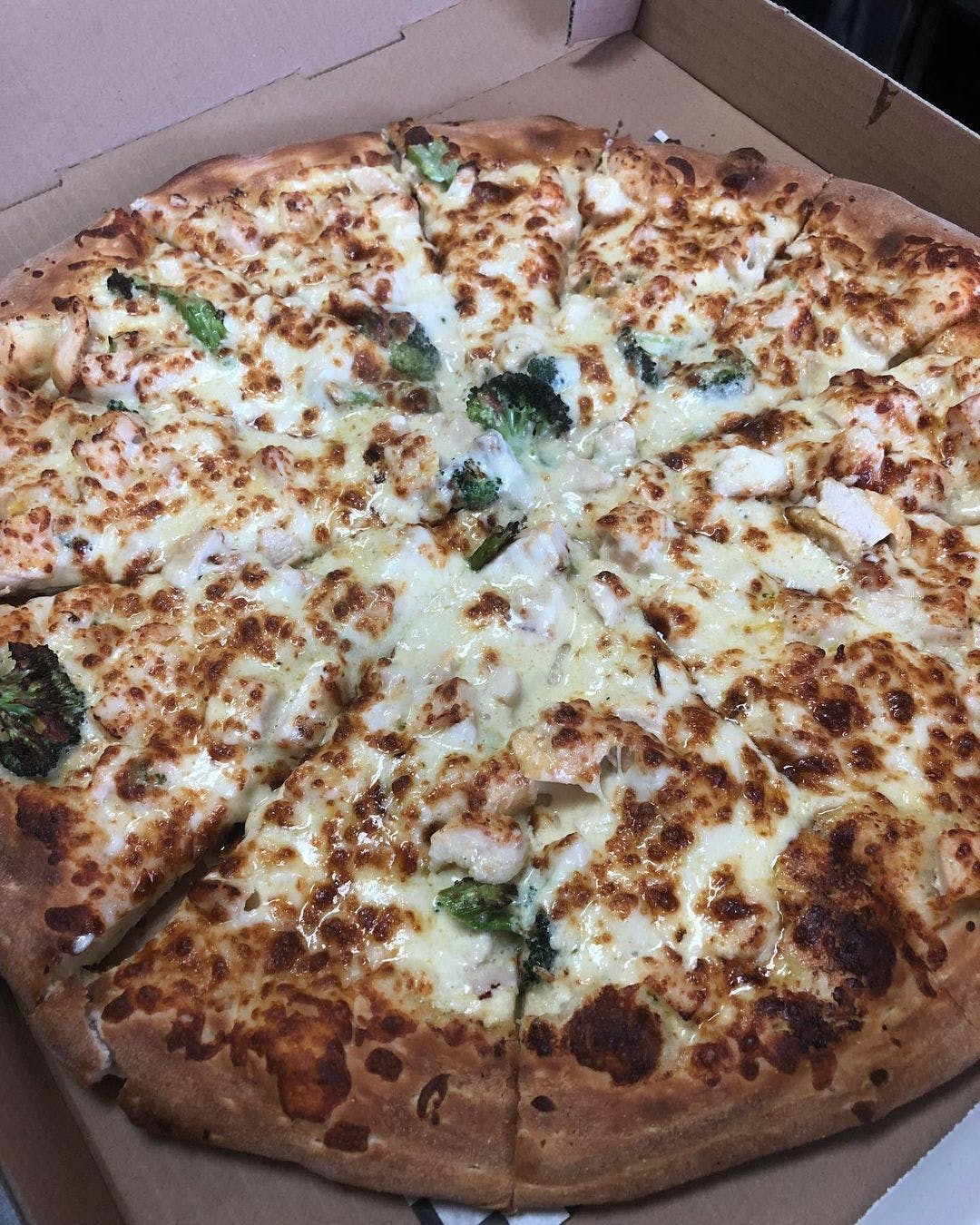 Chicken Alfredo Pizza