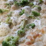 Spinach, Tomato & Broccoli Pizza