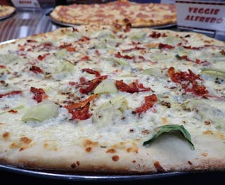 Alfredo Veggie Pizza