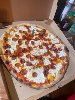 The Honey Mooners (Giancarlo) Pizza