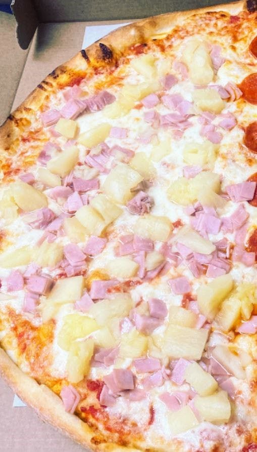 Order Hawaiian Pizza - Medium food online from Fresh Pizza store, Ridgewood on bringmethat.com