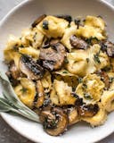 Spinach & Ricotta Tortellini with Mushrooms