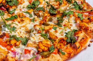 Housefull Garlic Butter Chicken Pizza