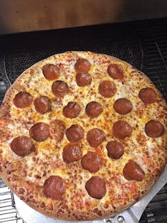 Pepperoni Deluxe Pizza