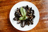 Mussels In Garlic & Oil Sauce