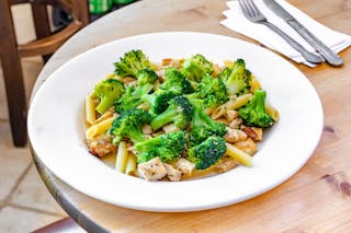 Garlic, Oil, Broccoli & Grilled Chicken