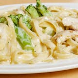 Fettuccini Alfredo With Grilled Chicken & Broccoli