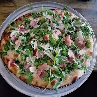 Prosciutto e Mozzarella Pizza