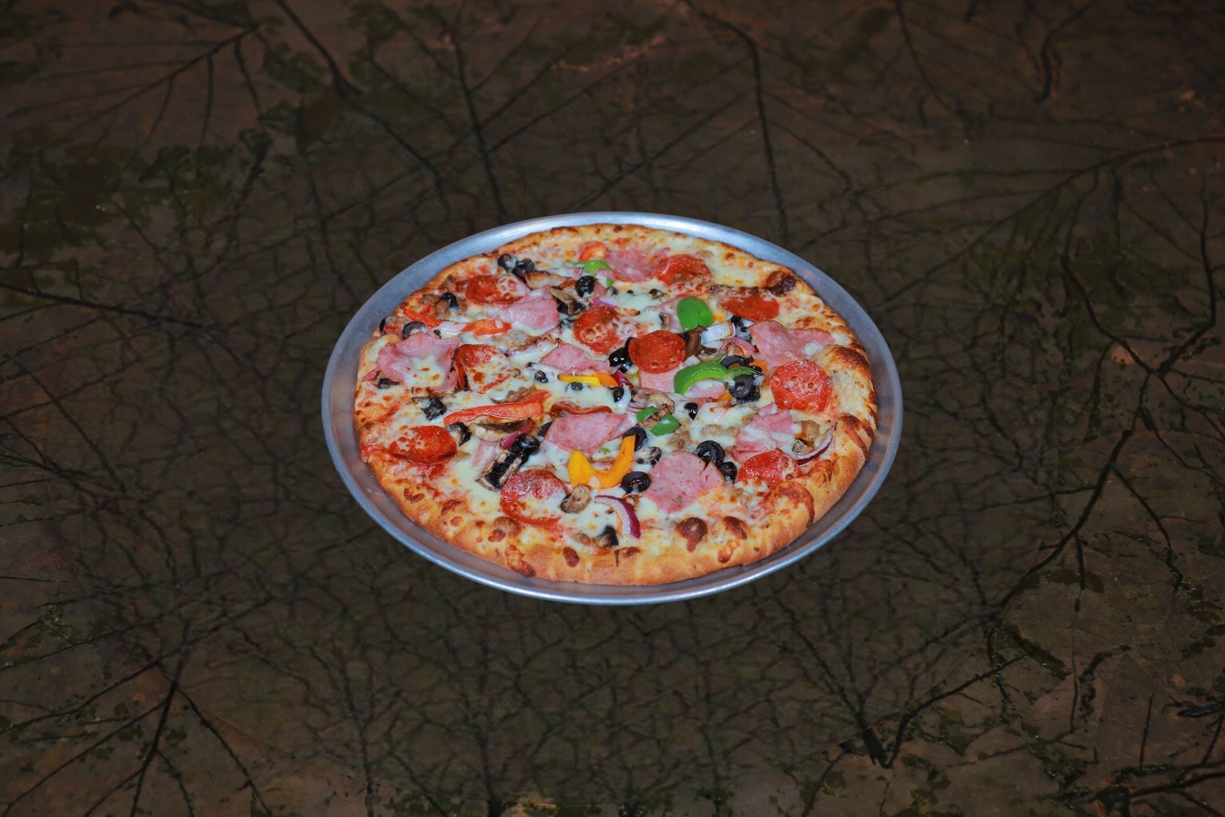 King Deluxe Pizza