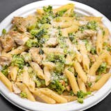 Pasta with Grilled Chicken, Broccoli, Garlic & Oil