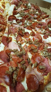 Carnviore Pizza