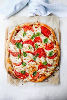 La Caprese Pizza