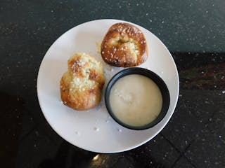 Garlic Knots with Sauce