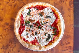 Famous Margherita Pizza