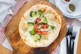 White Broccoli & Tomato Pizza