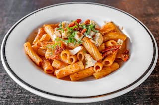9) Rigatoni Mediteraneano