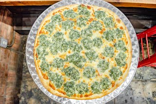 Spinach Dip Round Pizza