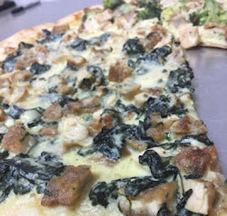 Chicken Alfredo Pizza with Spinach