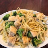 Pasta with Chicken, Broccoli, Garlic & Oil