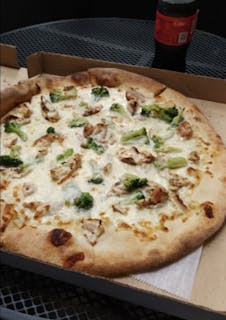Chicken Alfredo Pizza