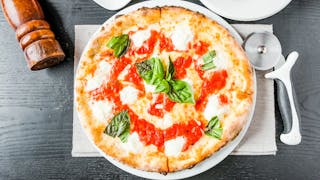 Reginella Red Pizza